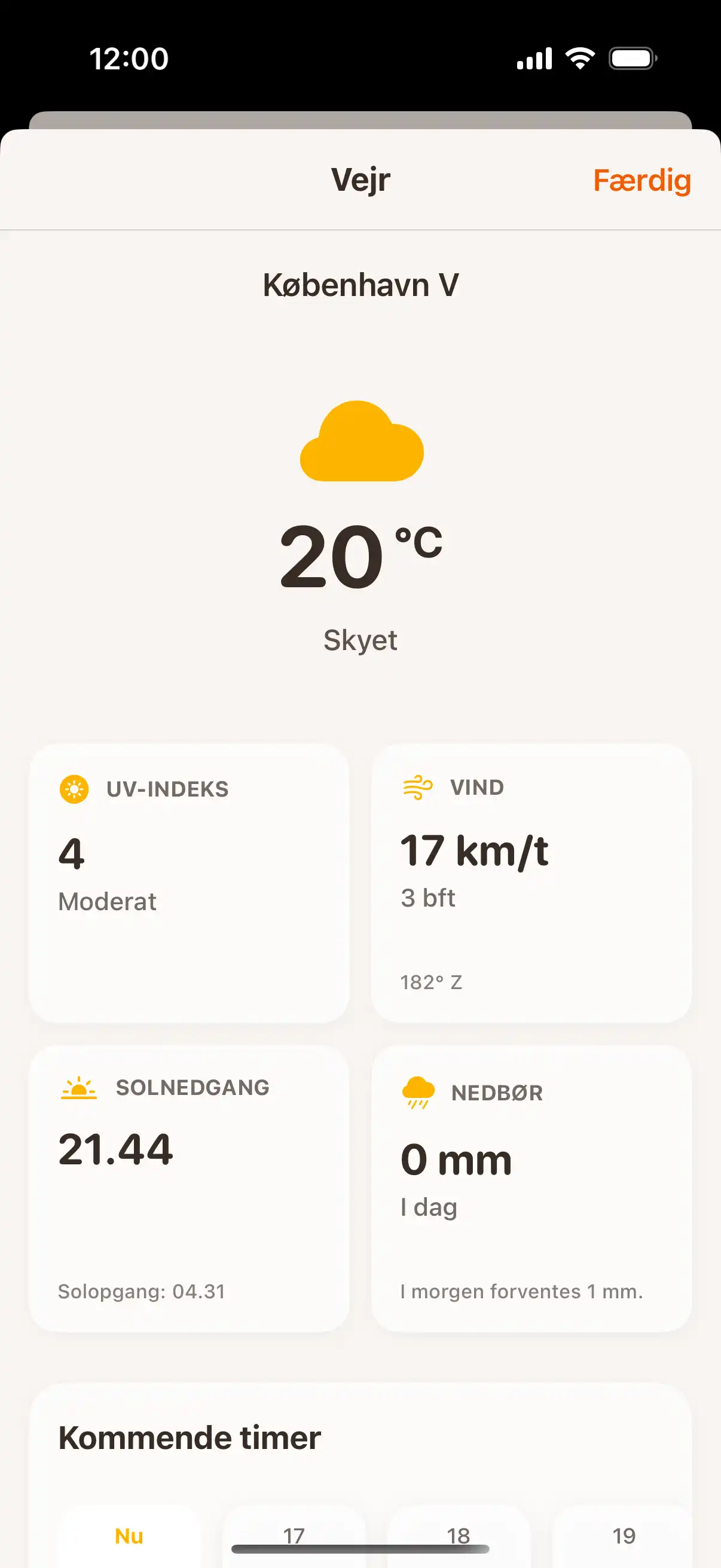 Weather forecast screen showing detailed hourly and daily weather predictions with temperature and precipitation data